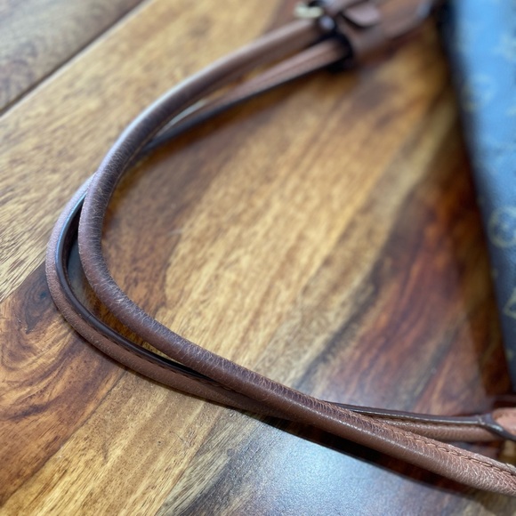 Louis Vuitton Olympe Handbag - Picture 10 of 10